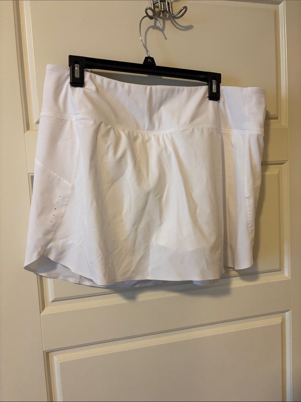 Athleta White Run With It Skort